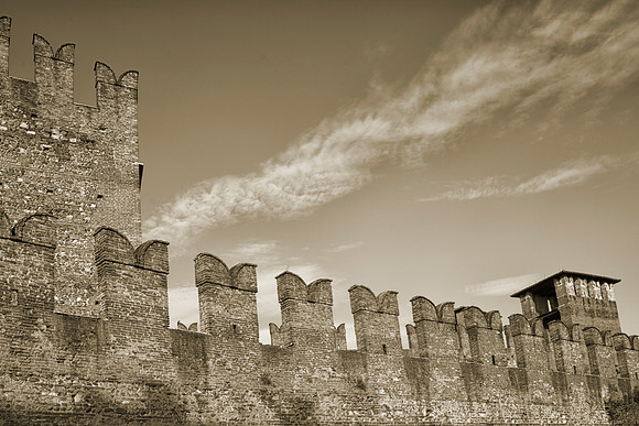 Adige, Bertazzoni, "Black & White", HDR, Italy, Nikon, UNESCO, Veneto, Verona, architecture, "castel vecchio", castle, clouds, colors, culture, details, history, river, scenic, sky, water