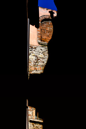 Highlights, alley, bricks, shades, structures, windows