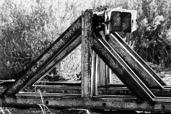 rails, railroad, "black & white", tool, artistic, "black & white", train, carriage, trailer, wood, beams, stones, rocks, details, bertazzoni