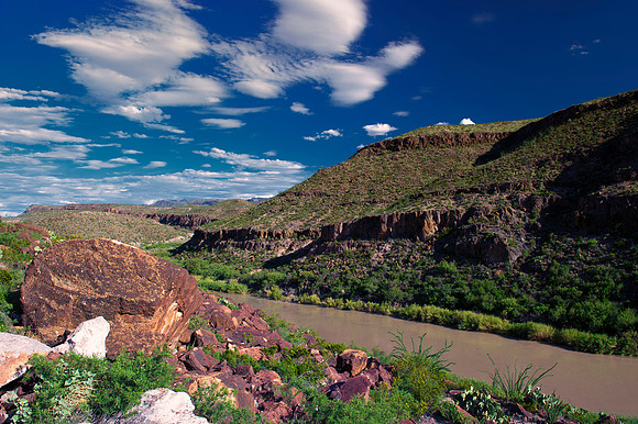 "Big Bend", "Big bend National Park", "Big Bend State Park", Texas, Mexico, USA, park, vacation, tourist, hiking, wildlife, bears, "mountain lion", deer, "mule deer", snake, rattlesnake, waterfall, fl