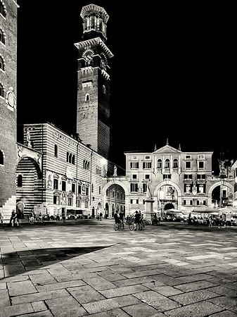 Dante's Square - Verona
