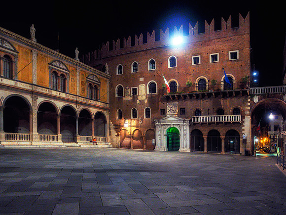 Dante's Square - Verona