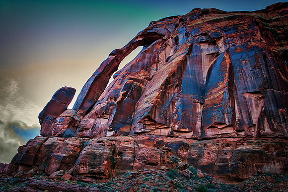 Arch, "Colorado River", Dead, "Green RIver", Handle, Horse, Jug, "La Sal Mountains", Moab, National, "Pack Peak", Park, Park, Point, State, USA, Utah, "Wilson Arch", "black & white", clouds, desert, n