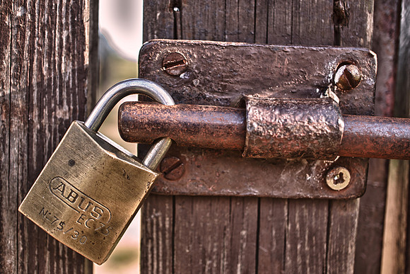 Latch & Padlock