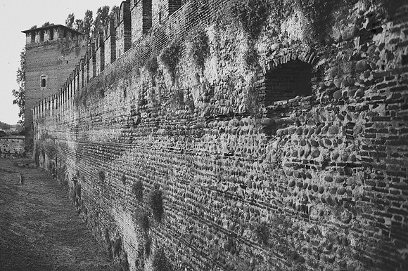 Adige, Bertazzoni, "Black & White", HDR, Italy, Nikon, UNESCO, Veneto, Verona, architecture, "castel vecchio", castle, clouds, colors, culture, details, history, river, scenic, sky, water