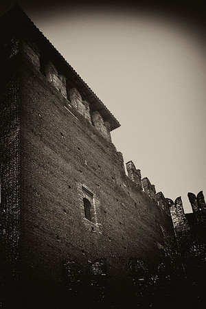 Adige, Bertazzoni, "Black & White", HDR, Italy, Nikon, UNESCO, Veneto, Verona, architecture, "castel vecchio", castle, clouds, colors, culture, details, history, river, scenic, sky, water