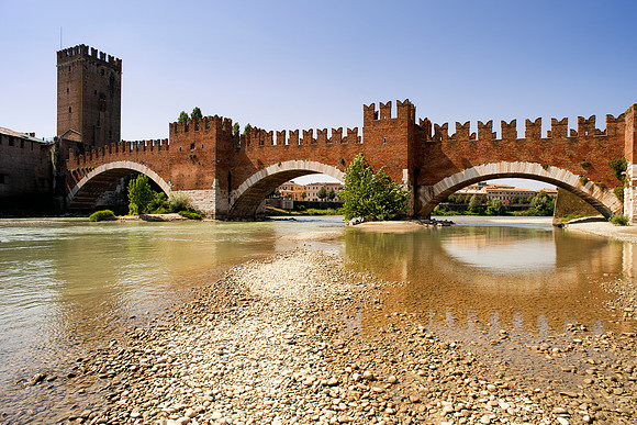 Adige, Bertazzoni, "Black & White", HDR, Italy, Nikon, UNESCO, Veneto, Verona, architecture, "castel vecchio", castle, clouds, colors, culture, details, history, river, scenic, sky, water