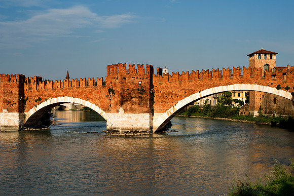 "castel vecchio", castle, Verona, Veneto, Italy, HDR, Adige, river, sky, clouds, architecture, water, scenic, details, colors, Nikon, Bertazzoni, history, culture, UNESCO,