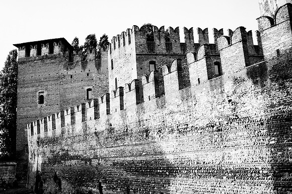 Adige, Bertazzoni, "Black & White", HDR, Italy, Nikon, UNESCO, Veneto, Verona, architecture, "castel vecchio", castle, clouds, colors, culture, details, history, river, scenic, sky, water